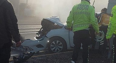 Otomobil minibüse arkadan çarpıştı: 3 yaralı