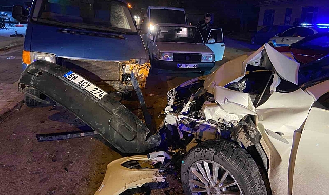 Otomobilin hurdaya döndüğü kazada sürücünün burnu bile kanamadı
