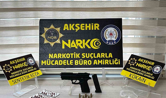 Polis uygulamada uyuşturucu ve silah ele geçirdi