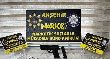 Polis uygulamada uyuşturucu ve silah ele geçirdi
