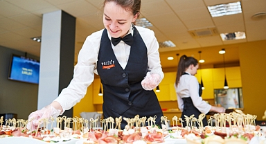 Pozitif Catering ile Fuarlarınızda Lezzet Zirvesi