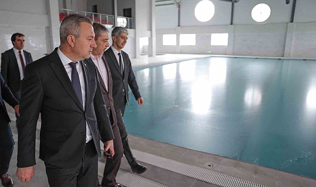 Sivas'ta yarı olimpik havuza cankurtaran alınacak