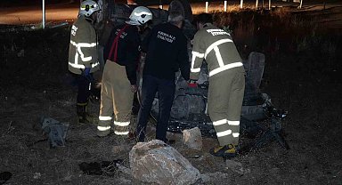 Takla atan otomobilin sürücüsü kaza sonrası ortadan kayboldu