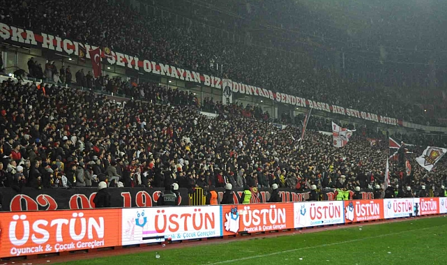 Taraftarıyla rekor kıran Eskişehirspor, liderlik koltuğuna oturdu