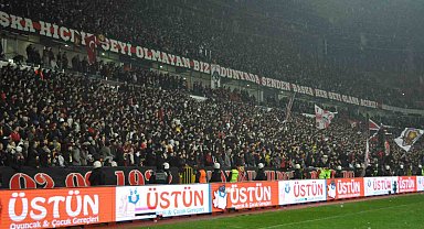 Taraftarıyla rekor kıran Eskişehirspor, liderlik koltuğuna oturdu