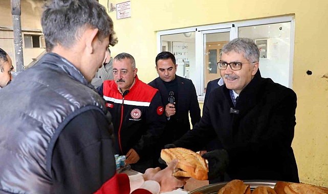 Vali Cahit Çelik, patates depolama ve paketleme alanında incelemelerde bulundu