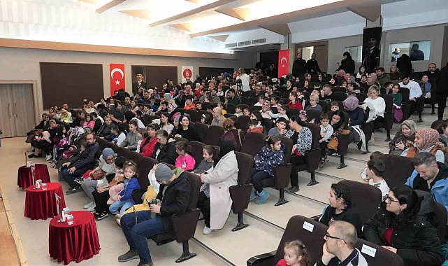 Keçiören'de çocuklar için tiyatro zamanı