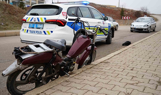 Kırıkkale'de otomobil ile motosiklet çarpıştı: 2 yaralı