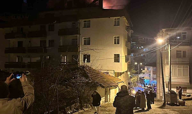 Kızılcahamam'da pansiyonun çatı katında yangın çıktı