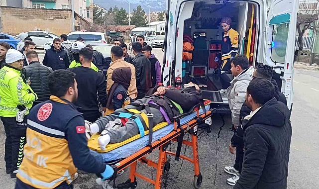 Seydişehir'de Motosiklet ile Otomobil Çarpıştı: 1 Yaralı