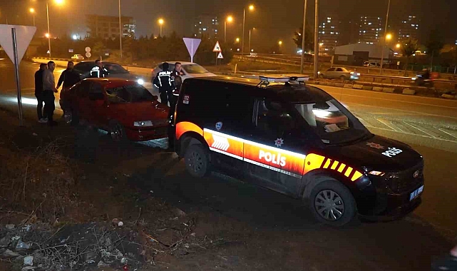 Üst geçidi göz ardı etti, kaza kaçınılmaz oldu: Otomobilin çarptığı yaya ağır yaralandı