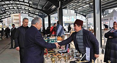 Antika Pazarı'na kar engeli
