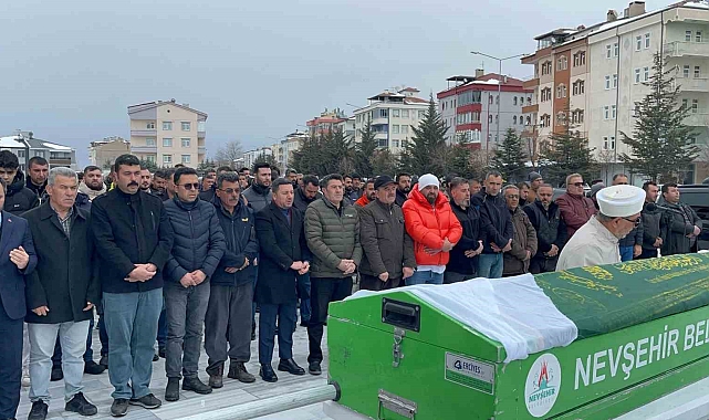 Eski nişanlısı tarafından öldürülen genç kadın toprağa verildi
