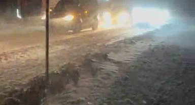 Yoğun kar ve tipi ulaşımda aksamalara neden oldu