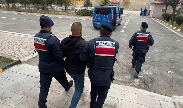 Cezaevinden izinli çıktı, evi soyarken suçüstü yakalandı