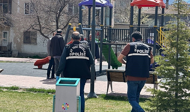 Çocuk parkında bıçaklı kavga: 1 ağır yaralı