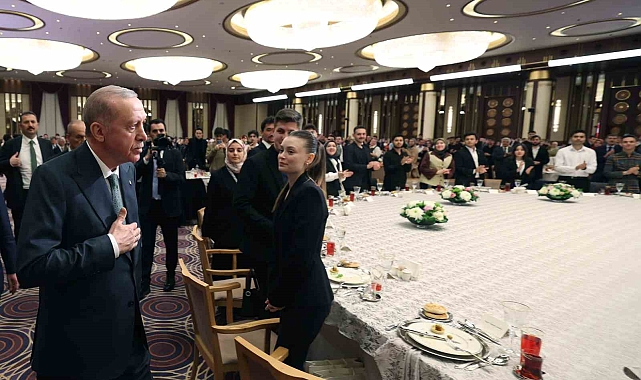 Cumhurbaşkanı Erdoğan: "Sokaklarda terör estirenlerin, bu ülkeyi yangın yerine çevirmek isteyenlerin varacağı hiçbir menzil yoktur, girdikleri yol çıkmaz sokaktır"