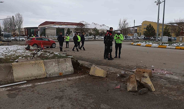 Kaza yapan araçların ortasında kalan üniversite öğrencisi hayatını kaybetti