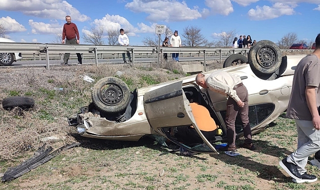 Konya'da otomobil takla attı: 2 yaralı