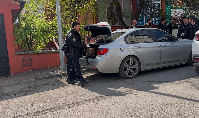 12 saattir kaçan ve bagajından otomatik silah çıkan araca 24 bin 854 bin TL ceza