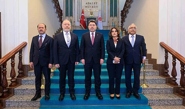 Bakan Tunç, DEM Parti heyetiyle bir araya geldi