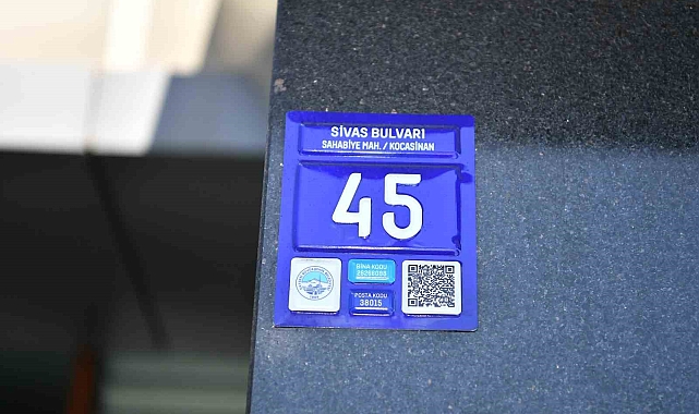 Büyükşehir'den 33 milyon TL'lik "akıllı" proje: QR kodlu kapı dijital adres sistemi