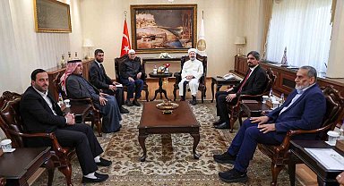 Diyanet İşleri Başkanı Erbaş, Filistinli Alimler Heyet'ini kabul etti