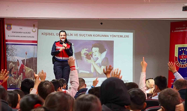 Jandarma kadına yönelik şiddetle ilgili bilgilendirdi