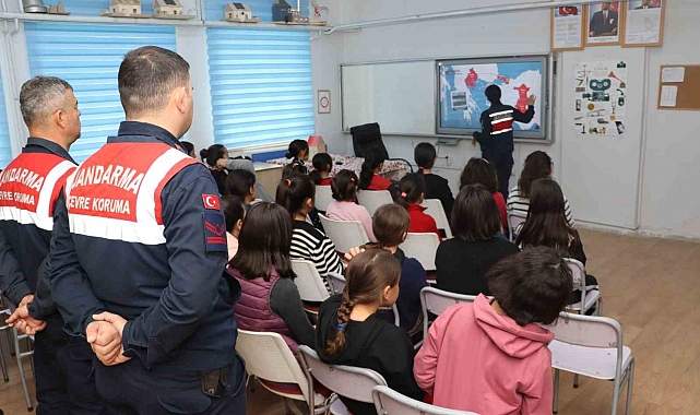 Jandarma öğrencilerle buluştu