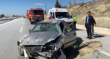 Karaman'da otomobil takla attı: 2 yaralı