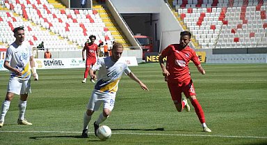 Karaman FK, Gol Düellosunda Derincespor'u Geçti: 3-2