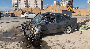 Karaman'da iki otomobil çarpıştı: 1 yaralı