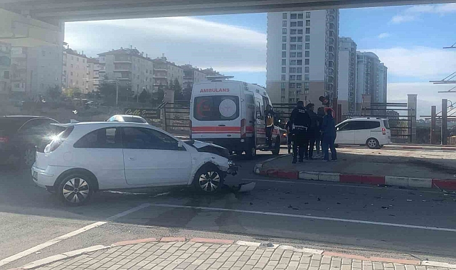Karaman'da iki otomobil çarpıştı: 1 yaralı