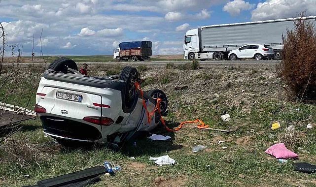 Kırıkkale'de takla atan otomobil şarampole devrildi: 4 yaralı