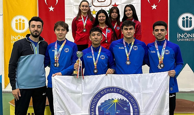 KMÜ BADMİNTON TAKIMI 10 MADALYA KAZANDI