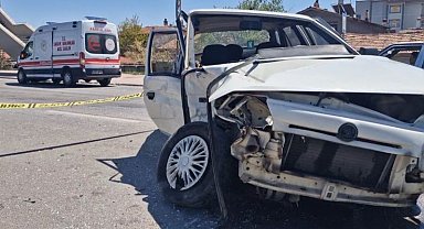 Konya'da hasta taşıyan ambulans ile otomobil çarpıştı: 2 yaralı