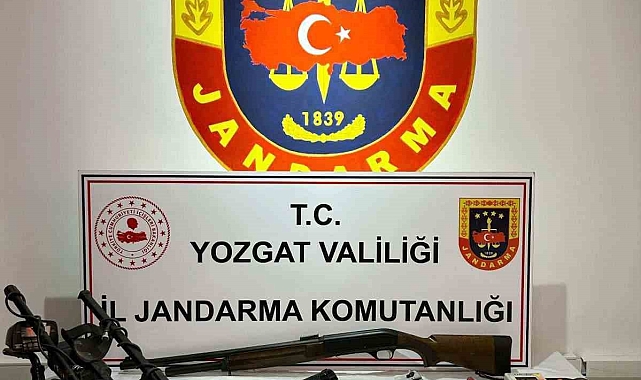 Şefaatli'de tarihi eser ve silah ele geçirildi