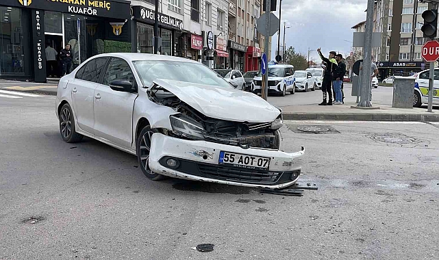 Sivas'ta araçlar çarpıştı, bir kişi yaralandı
