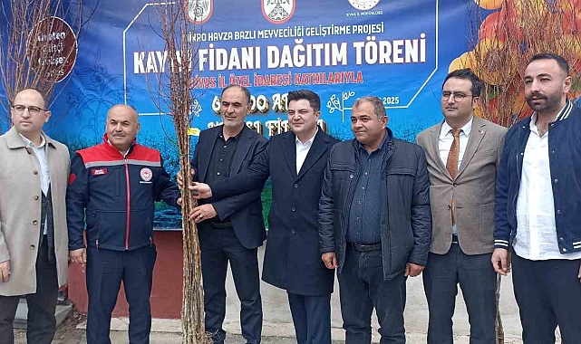 Sivas'ta çiftçilere 50 bin kayısı fidanı dağıtıldı