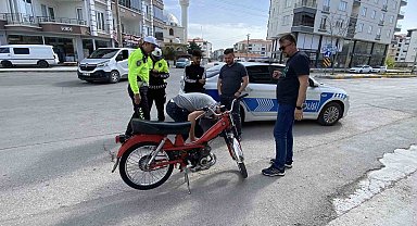 Tescilsiz motosikletin kasksız sürücüsüne 26 bin 965 lira ceza