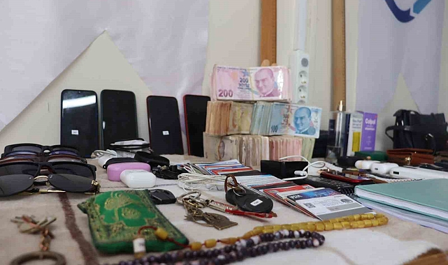 Tramvayda unutulanlar 'yok artık' dedirtti