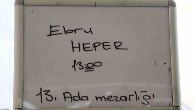 Metrobüs kazasında hayatını kaybeden Ebru Heper defnedildi