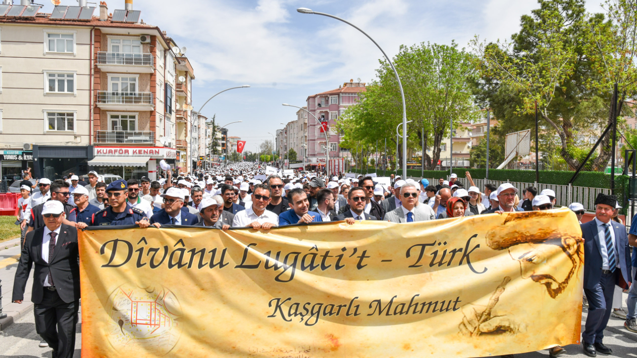 REKTÖR GAVGALI, KARAMAN’DA COŞKUYLA KUTLANAN TÜRK DİL BAYRAMI ETKİNLİKLERİNE KATILDI