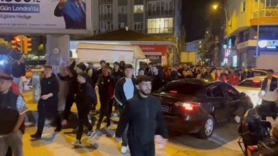Eskişehir’de Galatasaray Kutlamalarına Eskişehirspor Taraftarından Sürpriz Müdahale