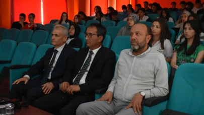 Karaman’da "Anadolu Mektebi" Sabahattin Ali Paneliyle Edebiyat Rüzgarı Esti