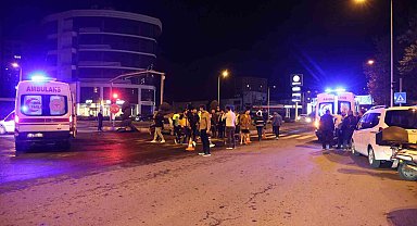 Alkollü otomobil sürücüsü motosiklete çarptı: 1 ağır, 3 yaralı