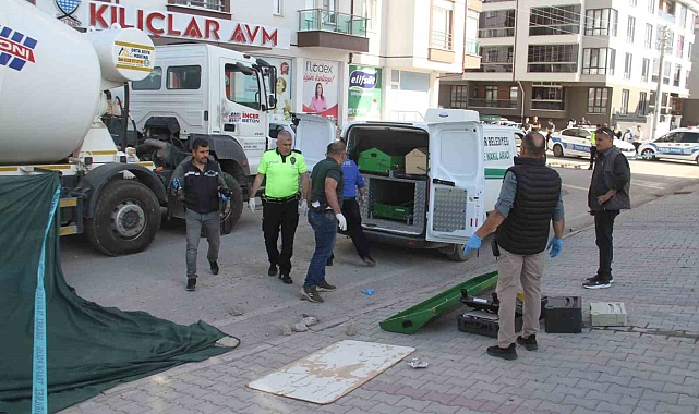 Beton mikserinin altında kalan yaşlı adam hayatını kaybetti