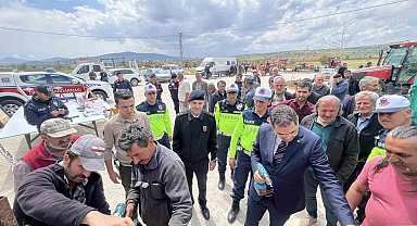 Bozkır'da çiftçilere reflektör dağıtıldı