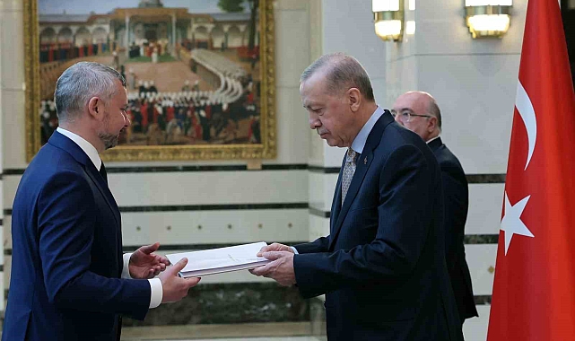 Cumhurbaşkanı Erdoğan'a 5 ülkenin büyükelçisinden güven mektubu