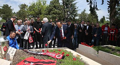 Gençlerbirliği camiası, İlhan Cavcav'ın mezarını ziyaret etti